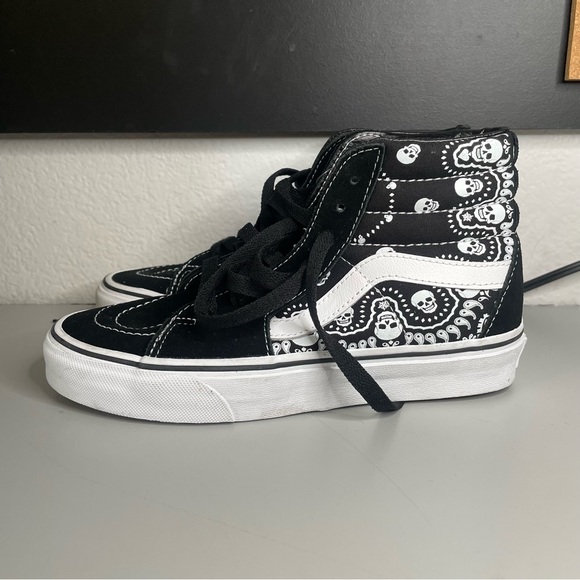 Vans - Picture 4 of 7